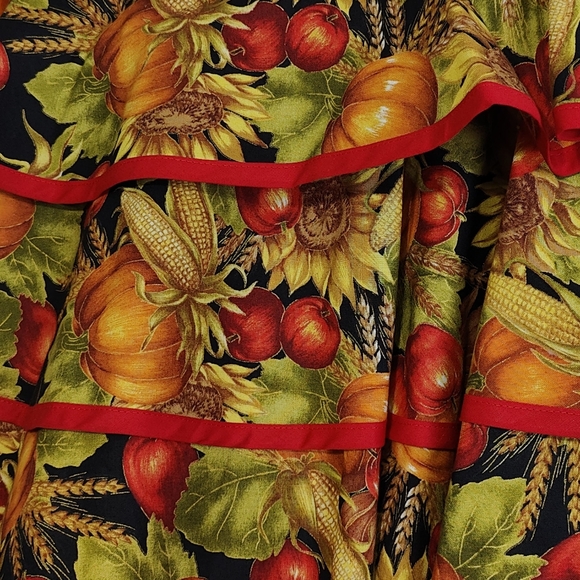 Hand Stitched Half Apron - Vintage by Candy's Aprons - Picture 2 of 6